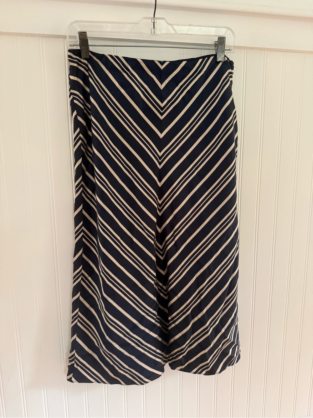 Banana Republic Navy and Cream Striped A-Line Women's Silk Skirt Size 8